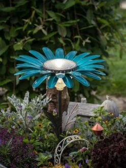 Desert Steel Daisy Solar Light -Garden Care Store 8599556 07V tif