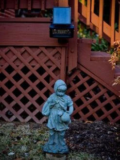 Solar Flood Light 12 Solar Flood Light -Garden Care Store 8607650 04v